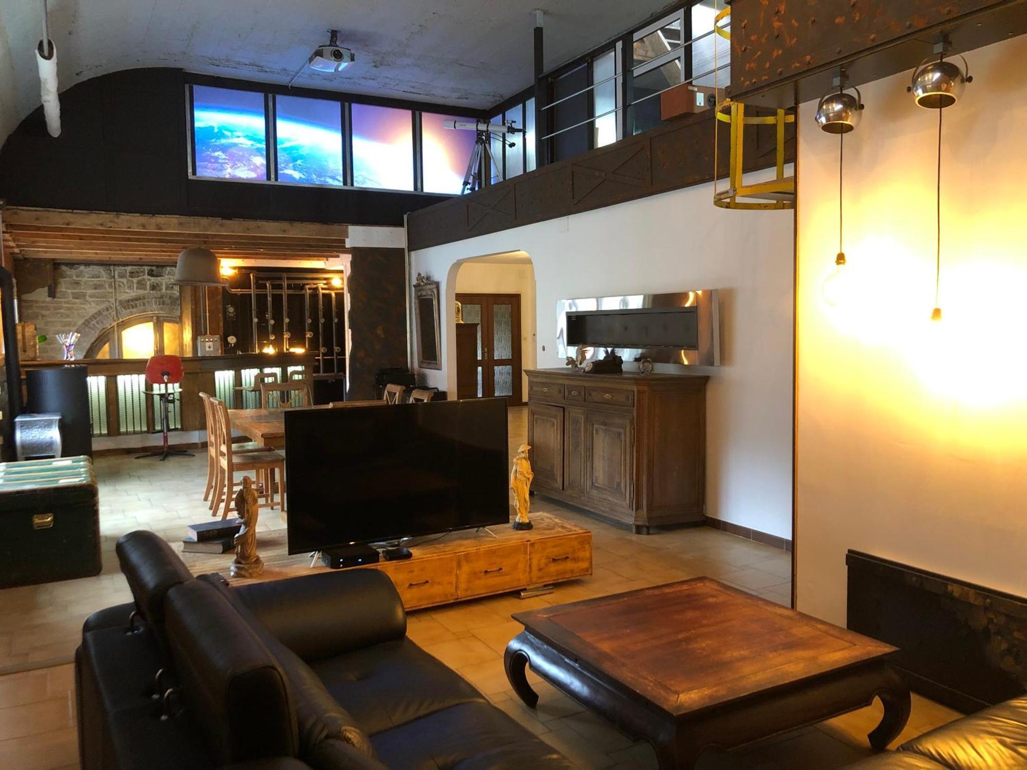 Appartement Style Loft Industrielle De 250M2 Longwy Esterno foto